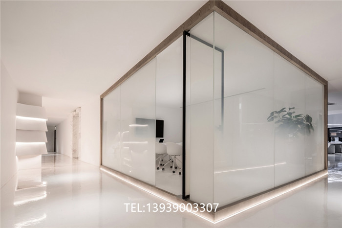 極簡藝術(shù)風(fēng) 半月服裝設(shè)計(jì)公司辦公室設(shè)計(jì)方案 極簡藝術(shù)風(fēng) 半月服裝設(shè)計(jì)公司辦公室設(shè)計(jì)方案