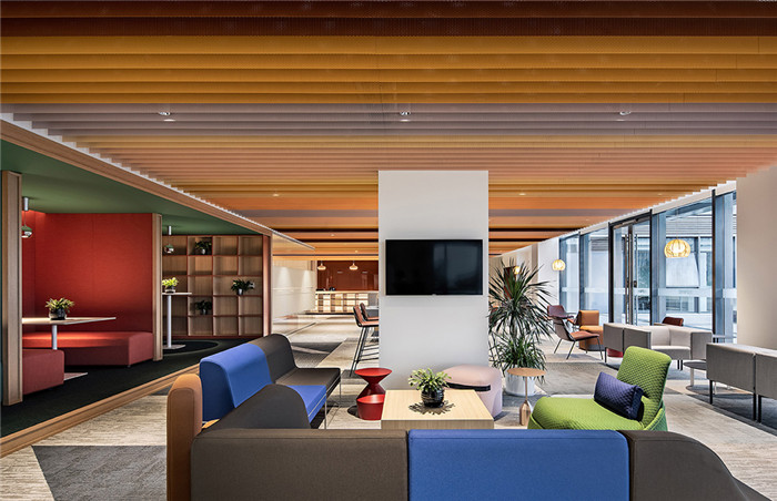 鄭州勃朗設(shè)計(jì)分享上市科技公司辦公樓裝修設(shè)計(jì)方案 鄭州勃朗設(shè)計(jì)分享上市科技公司辦公樓裝修設(shè)計(jì)方案