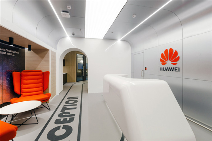 以城市為主題的華為新西伯利亞辦公室改造設(shè)計案例 以城市為主題的華為新西伯利亞辦公室改造設(shè)計案例