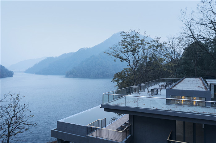 湖南鳳凰嶼酒店改造設(shè)計(jì)案例 湖南鳳凰嶼酒店改造設(shè)計(jì)案例