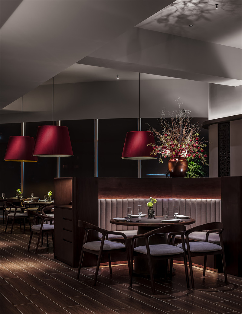 高端辦公商務(wù)區(qū)里的烤鴨店中餐廳設(shè)計(jì)方案 高端辦公商務(wù)區(qū)里的烤鴨店中餐廳設(shè)計(jì)方案